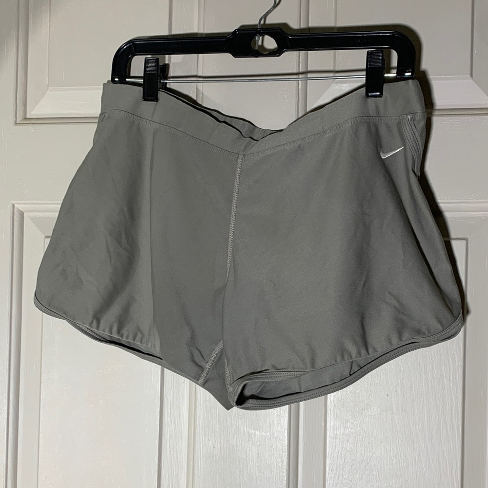 NIKE FIT DRY SHORTS GREY MEDIUM